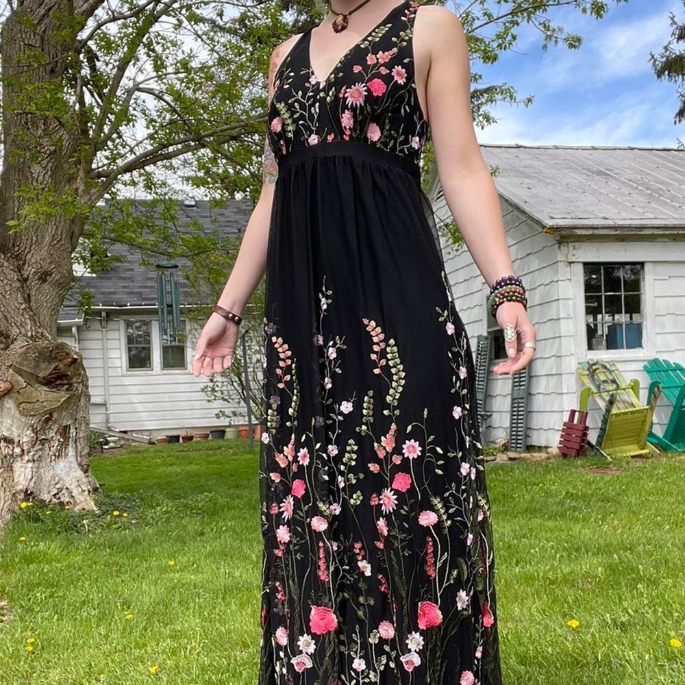 Embroidered Flower Flowy Dress